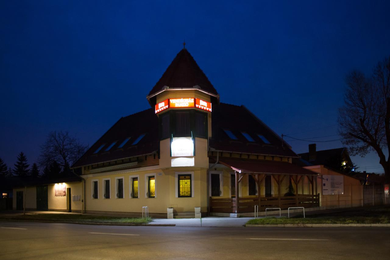 Hotel Alíz Vendégház Bekescsaba Exterior foto