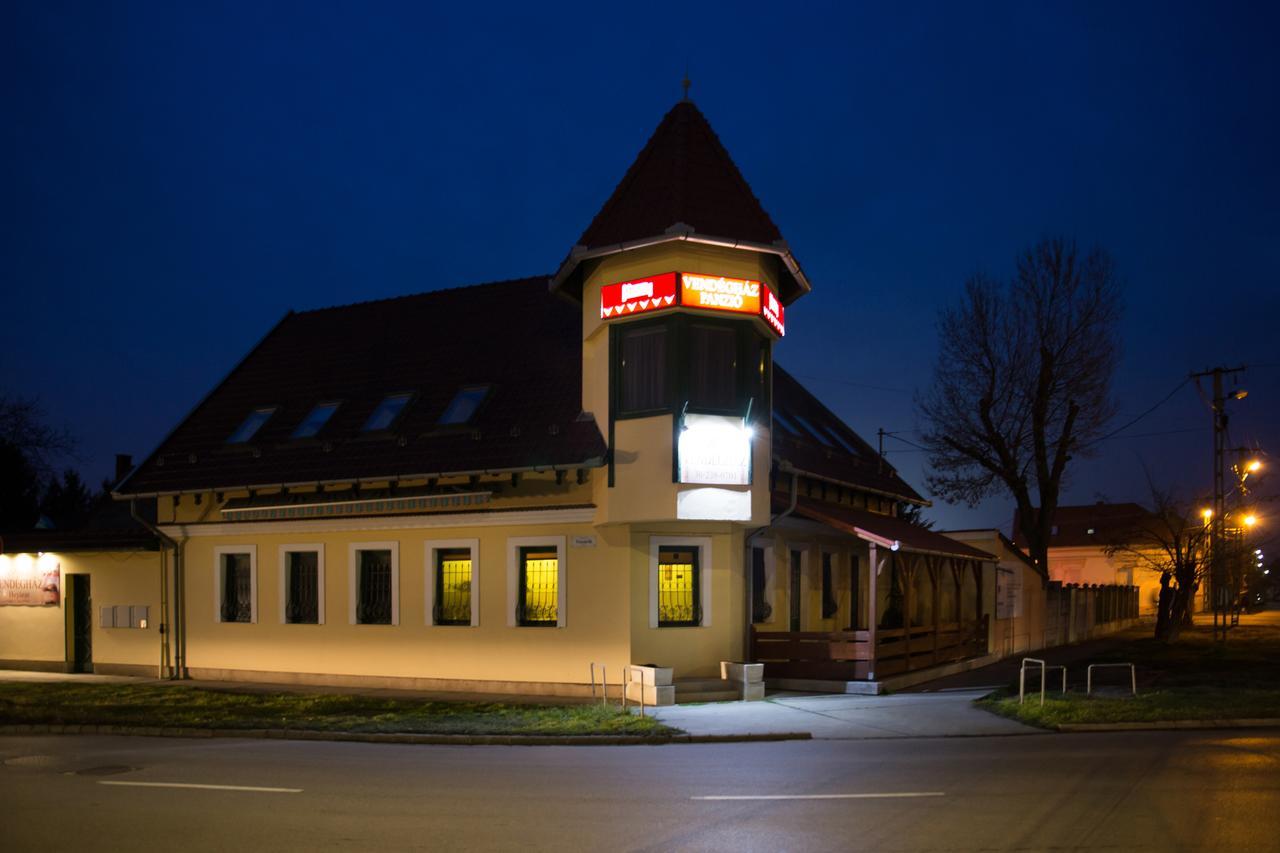 Hotel Alíz Vendégház Bekescsaba Exterior foto